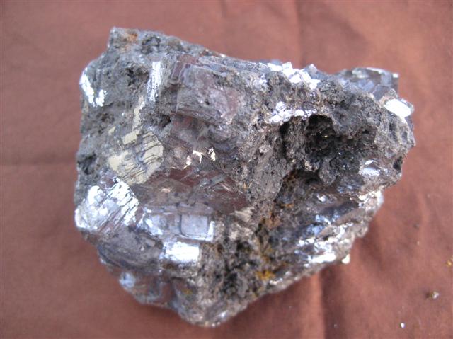 Hematite is the most widely used stone for grounding 1334